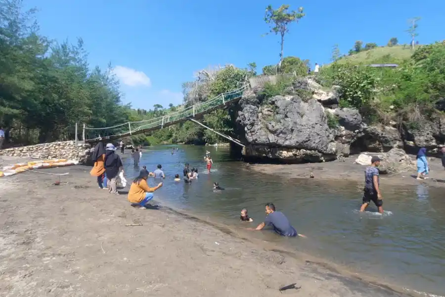 42 Pantai Sepanjang Jalur Lintas Selatan Blitar Bakal Dipercantik Foto Berita Jatim