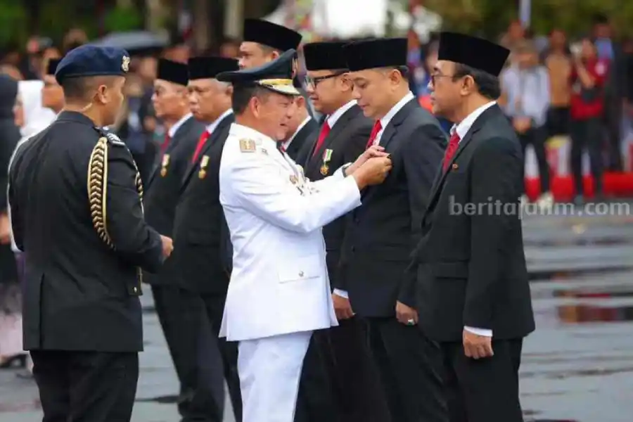 Mendagri: Gibran Tak Dapat Satyalancana, Tapi… Foto Berita Jatim