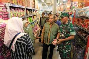 Sidak di Toko Afco, Pj Bupati Jombang Janji Fasilitasi Pengurusan Izin UMKM Foto Berita Jatim