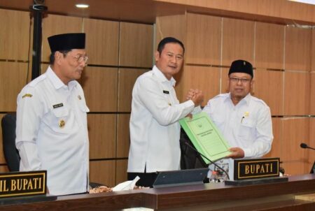 7 Fraksi DPRD Lamongan Sampaikan Pandangan Atas Pertanggungjawaban APBD 2023