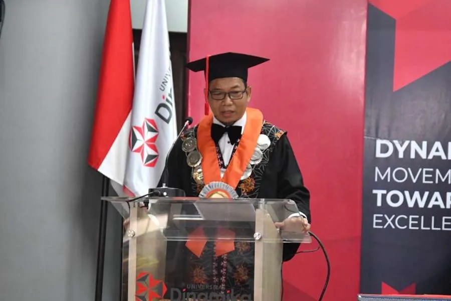Universitas Dinamika Surabaya Kukuhkan Guru Besar Teknologi Pembelajaran Foto Berita Jatim