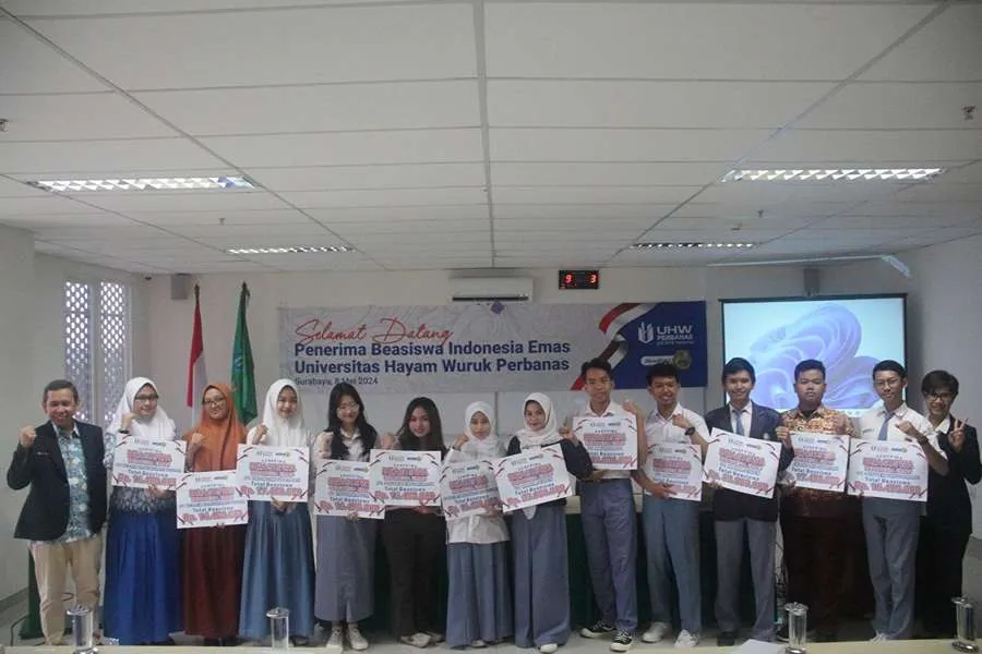 UHW Perbanas Berikan Beasiswa Indonesia Emas Jenjang D3 dan Sarjana Foto Berita Jatim