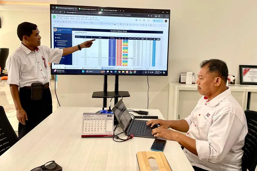 Aplikasi Analisis Beban Kerja di Fakultas Teknik Untag Surabaya.