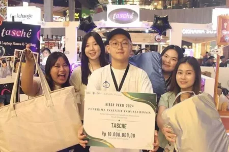 Tim mahasiswa produk Tasche menerima pendanaan dari Kemendikbudristek.