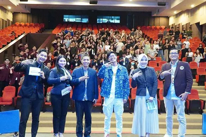 Gelaran Konaikom 3.0 Fikom UC di Auditorium Universitas Ciputra Surabaya, Selasa (28/5/2024).