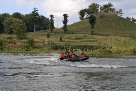 Renang Sebrangi Waduk Kedungbendo, Pria Gunungsari Ngawi Tenggelam Renang Sebrangi Waduk Kedungbendo, Pria Gunungsari Ngawi Tenggelam