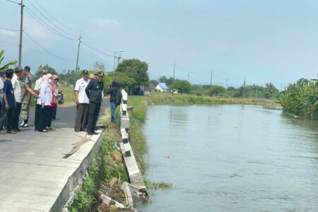 Ambrol, Plt Bupati Sidoarjo Minta Plengsengan Sungai Kanal Porong Kedungbocok Segera Diperbaiki