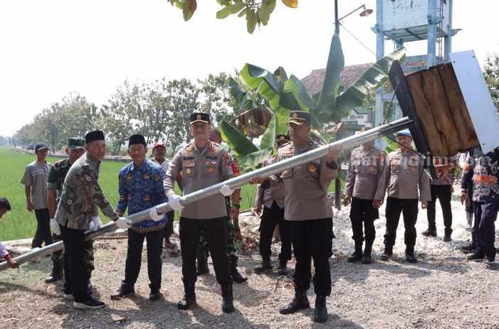 Atasi Tikus, Kapolres Lamongan Beri Bantuan 100 Rumah Burung Hantu Foto Berita Jatim