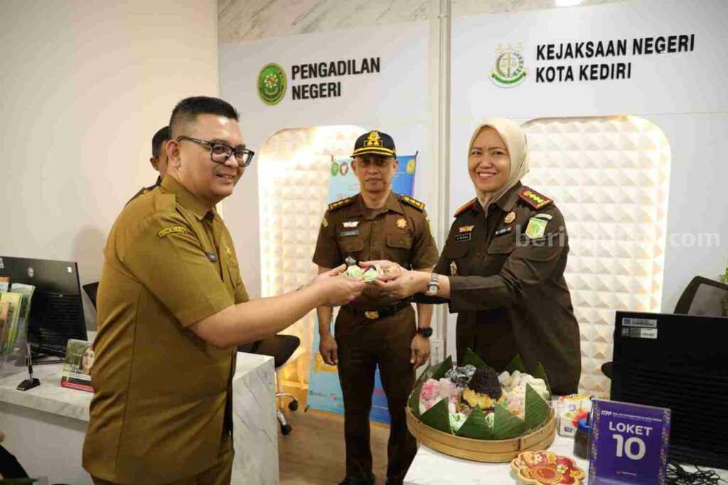 DPMPTSP Hadirkan Kejaksaan Negeri Kota Kediri di Mal Pelayanan Publik.