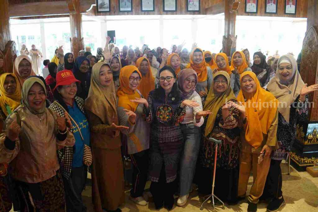 Festival Lansia 2024 Kediri, Mbak Cicha : Komitmen Tingkatkan Usia Harapan Hidup bagi Lansia