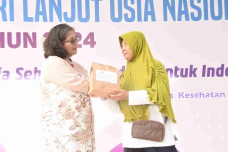 PJ Wali Kota Kediri Beri Semangat Para Lansia Agar Jadi SMART
