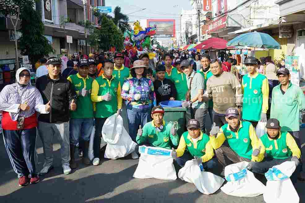 Pj Wali Kota Kediri Larang Buang Sampah Sembarangan dan Jaga Air Foto Berita Jatim
