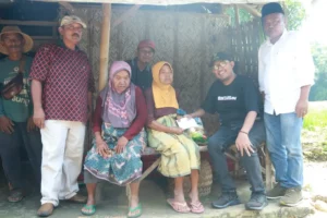 Dua Lansia Sumenep Tak Pernah Dapat Bantuan, Bupati Gercep Foto Berita Jatim