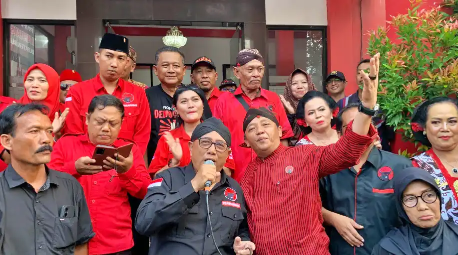 Romantisme Guntur dan Rijanto, Kompak Serukan Ganti Bupati Blitar Foto Berita Jatim