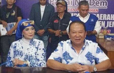 Bupati Hendy Selalu Ajak Keluarga Saat Daftar Penjaringan Pilkada Jember, Mengapa?