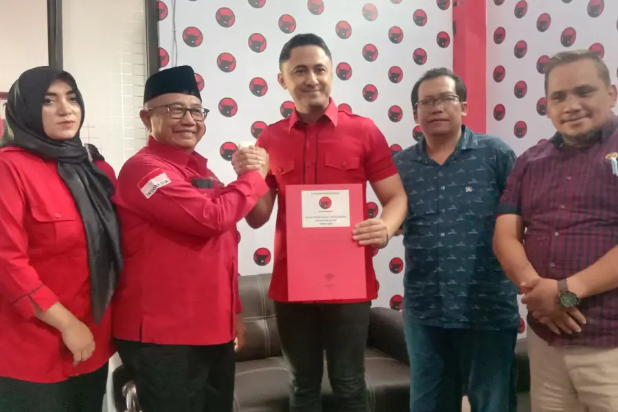 Hengky Kurniawan Daftar Cabup Blitar ke PDIP: Rebut Kembali Foto Berita Jatim