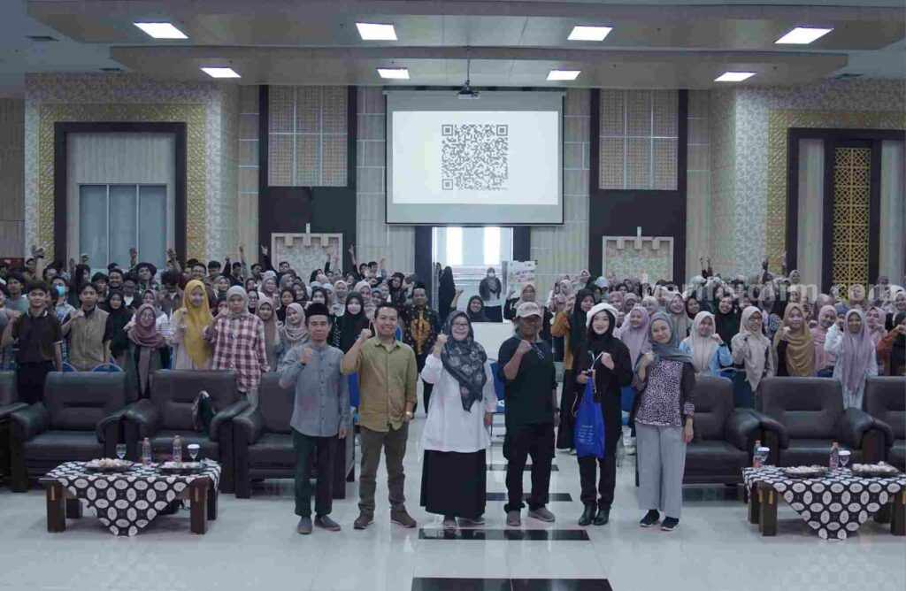 Penulis Mim Yudiarto di UIN Malang: Novel “Tak Kenal Maka Ta’aruf” Segera Jadi Film Foto Berita Jatim