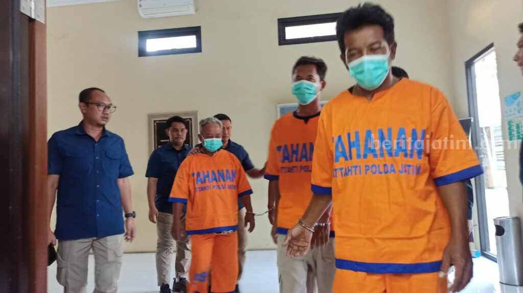 Polda Jatim Tetapkan 4 Tersangka Dalam Kasus Korupsi Dana Khusus di Bojonegoro Foto Berita Jatim