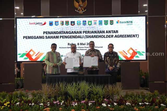 Bank Jatim dan Bank NTB Syariah Bersatu Melalui KUB Foto Berita Jatim