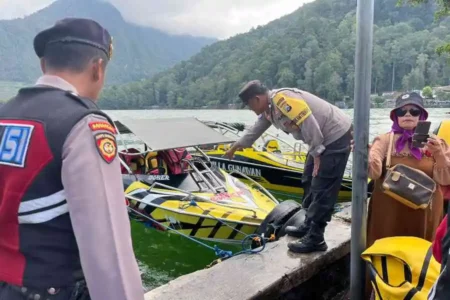 Kronologi Speedboat Tabrakan di Telaga Sarangan Magetan, 1 Luka, HP Penumpang Nyebur