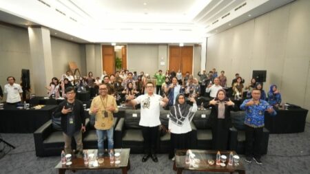 Pj Wali Kota Mojokerto Moh. Ali Kuncoro saat membuka inkubasi arsitektur dan desain interior di salah satu hotel di Kota Mojokerto. [Foto : ist]