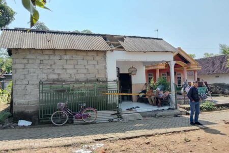 Rumah warga di Pasuruan yang menjadi target pelemparan bondet.
