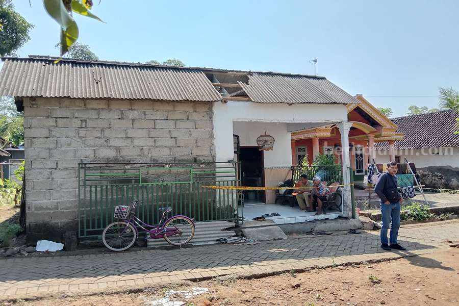 Rumah warga di Pasuruan yang menjadi target pelemparan bondet.