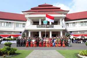 Pj Wali Kota Malang Ajak Masyarakat Dukung Indonesia Emas 2024 foto beritajatim