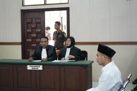 Vonis 12 Tahun untuk Suami yang Tega Mengecor Istrinya di Blitar Pelaku pembunuhan dan pengecoran terhadap istrinya sendiri di Desa Bacem Kecamatan Ponggok Blitar.
