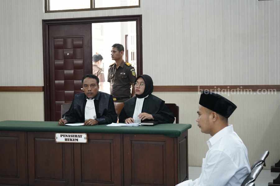 Pelaku pembunuhan dan pengecoran terhadap istrinya sendiri di Desa Bacem Kecamatan Ponggok Blitar.