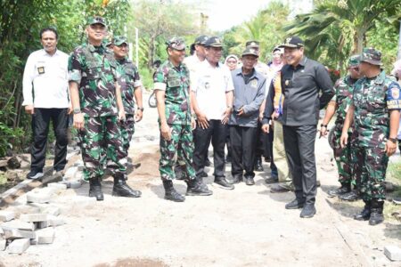 Plt. Bupati Sidoarjo dan Tim Wasev Tinjau Lokasi TMMD Ke-120 di Desa Penambangan