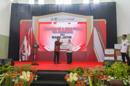 Bank Jatim Serahkan Bantuan 168 Jamban Sehat untuk Tingkatkan Kesehatan Masyarakat di Kediri