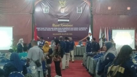 Rakor pemetaan TPS untuk pelaksanaan Pilkada Jatim 2024 di KPU Kabupaten Mojokerto, Selasa (28/5/2024). [Foto : ist]