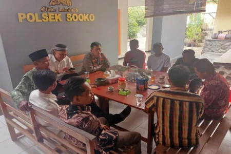 Tahun Politik, Polsek Sooko Ponorogo Silaturahmi ke Tokoh Silat foto beritajatim