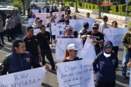 Insan Pers Ngawi Tolak RUU Penyiaran, Desak Dikaji Ulang foto beritajatim