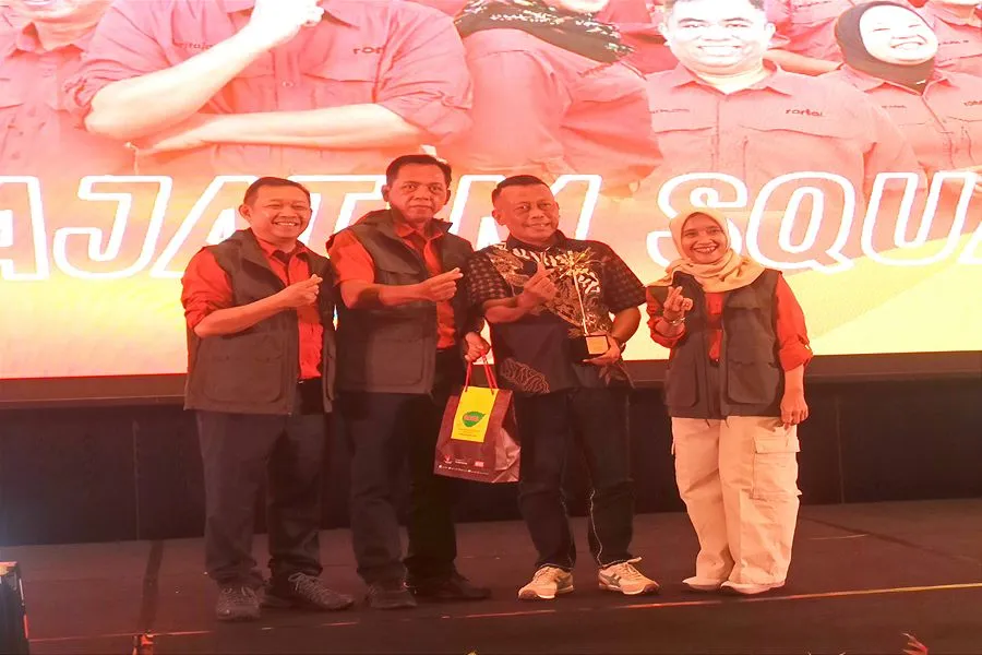 Komitmen Lestarikan Reog Ponorogo, Bupati Sugiri Raih Beritajatim Award Foto Berita Jatim