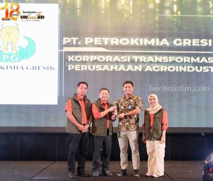 Petrokimia Gresik Sabet Beritajatim Award 2024 di Bidang Korporasi Transformasi Foto Berita Jatim