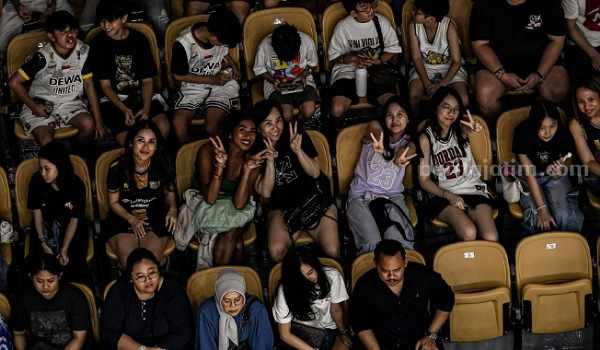 Perbasi: Penonton Perempuan Mulai Nyaman dan Aman di Stadion Basket Foto Berita Jatim