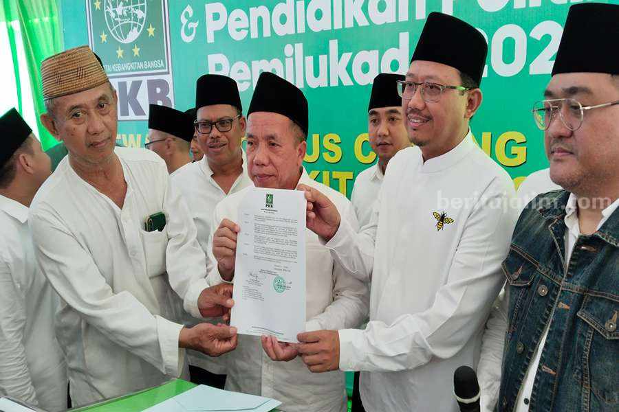 Dapat Rekom dari DPP PKB, Gus Mujib Semangat Cari Pasangan Foto Berita Jatim