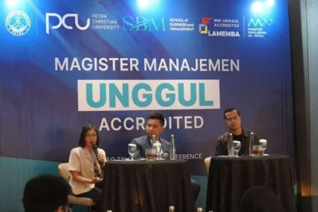 Akreditasi Unggul dari LAM-EMBA untuk Prodi MM UK Petra Press conference peraihan predikat Unggul oleh Magister Manajemen UK Petra Surabaya