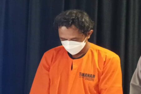 Pelaku Tabrak Lari di Surabaya Sempat Masuk Parkiran Mall Mayjend Sungkono IM saat dirilis di kantor Satlantas Polrestabes Surabaya.