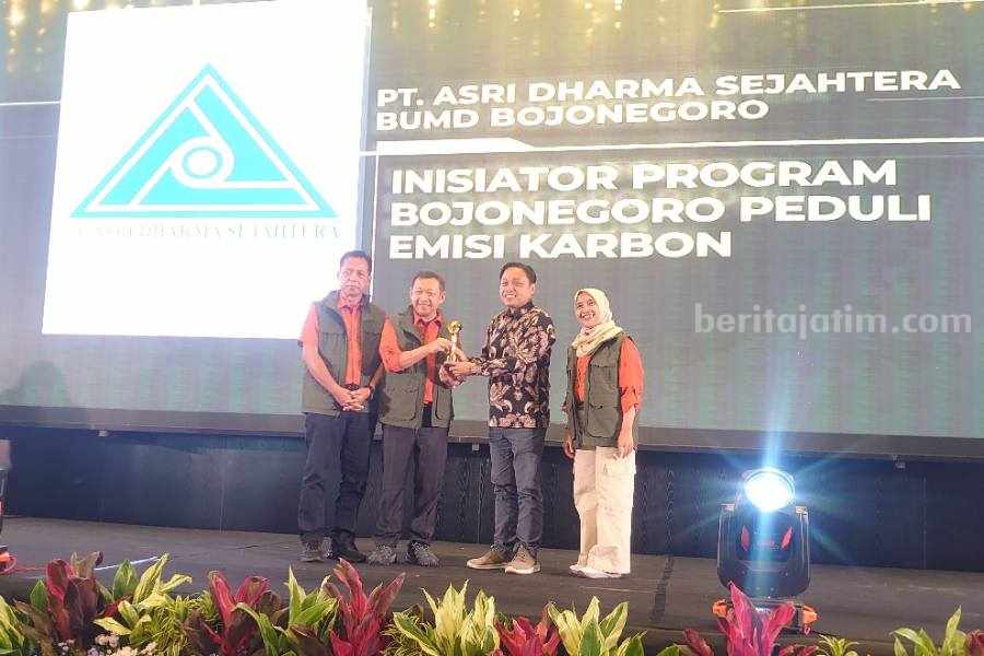 PT ADS Bojonegoro dapat Beritajatim Award 2024 Foto Berita Jatim