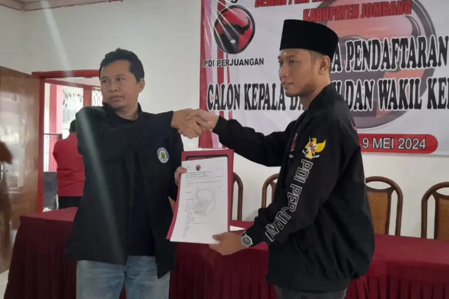 Budayawan Jombang Datangi PDIP, Daftar Jadi Cabup 2024 Foto Berita Jatim