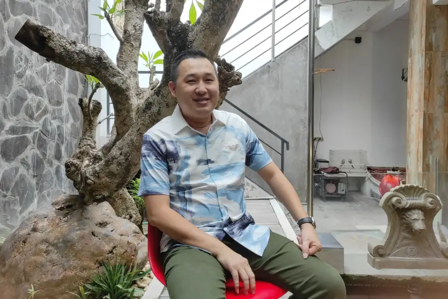Ronny Siswanto, Cawalkot Kediri Hobi Koleksi Sepatu Basket Foto Berita Jatim