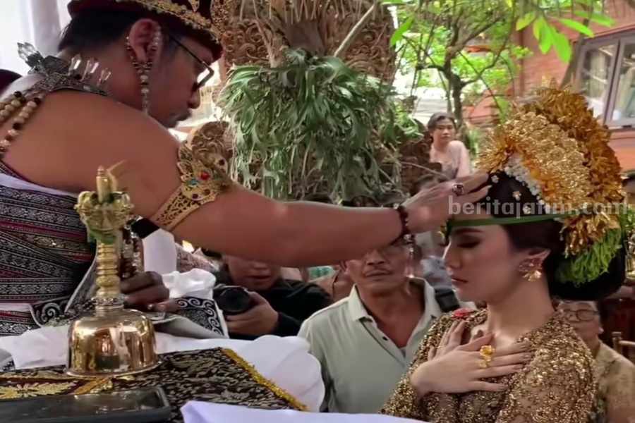 Mengenal Upacara Mepamit di Bali yang Dilakukan Mahalini Jelang Nikah Foto Berita Jatim