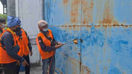 Eksekusi gudang penggilingan padi dan rumah di Desa Gebang Malang, Kecamatan Mojoanyar, Kabupaten Mojokerto.