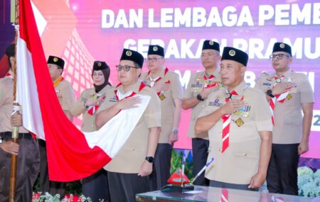 Dikukuhkan Ketua Mabida Pramuka Jatim, Pj Gubernur Adhy: Pramuka Berperan dalam Kemajuan Pembangunan Dikukuhkan Ketua Mabida Pramuka Jatim, Pj Gubernur Adhy: Pramuka Berperan dalam Kemajuan Pembangunan