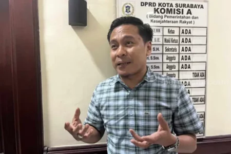 DPRD Surabaya Usulkan Cara Atasi Parkir Liar, Dengan Apa? foto beritajatim