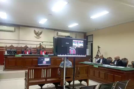 Bos Toko Gorden Surabaya Ngaku Pernah Kasih Eks Kepala Bea Cukai Rp450 Juta Sidang saksi bos toko gorden Surabaya terkait kasus eks Kepala Bea Cukai.