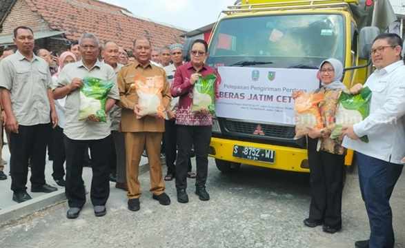 Bentuk Korporasi, Petani di Jombang Kirim 5,4 Ton Beras ‘Jatim Cettar’ Foto Berita Jatim